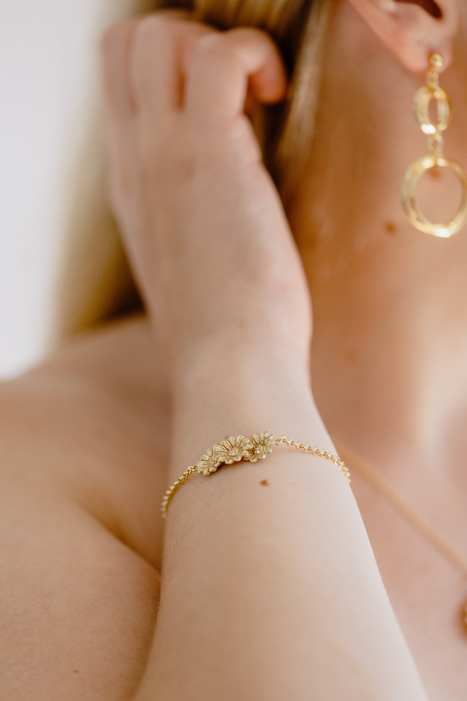 MAISY • Gold Plated Flower Bracelet