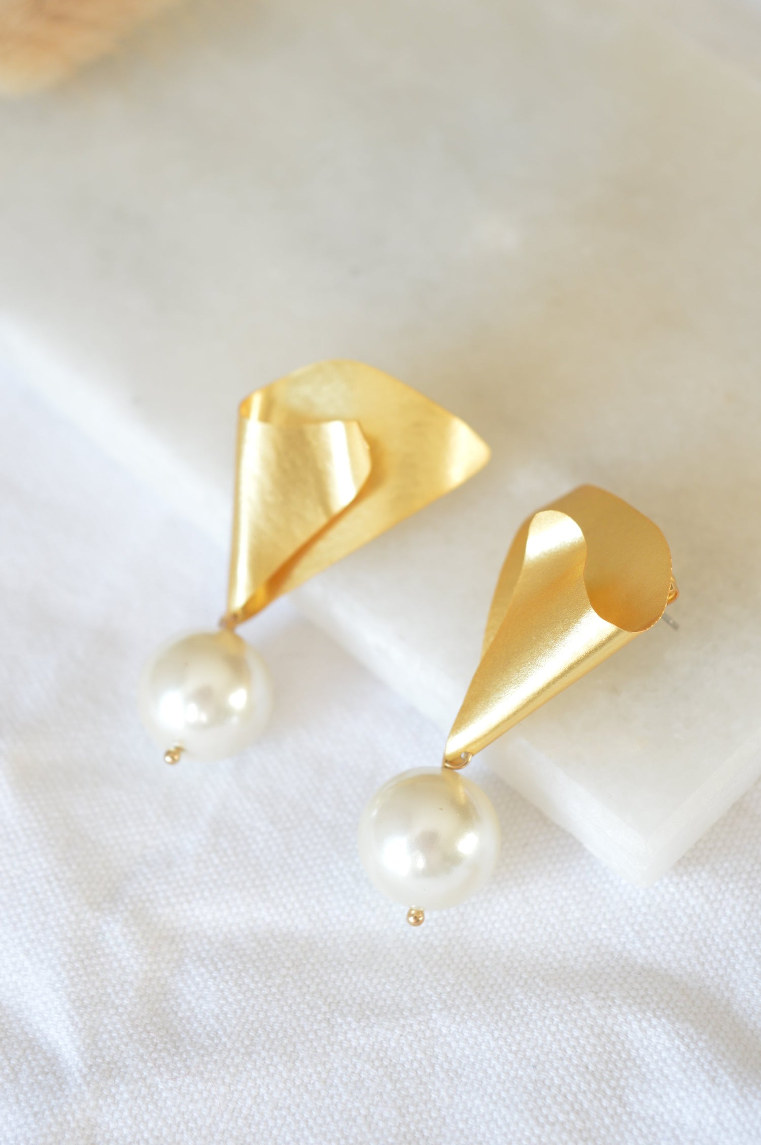 CÔNE • Bronze Pearl Drop Cone Earrings