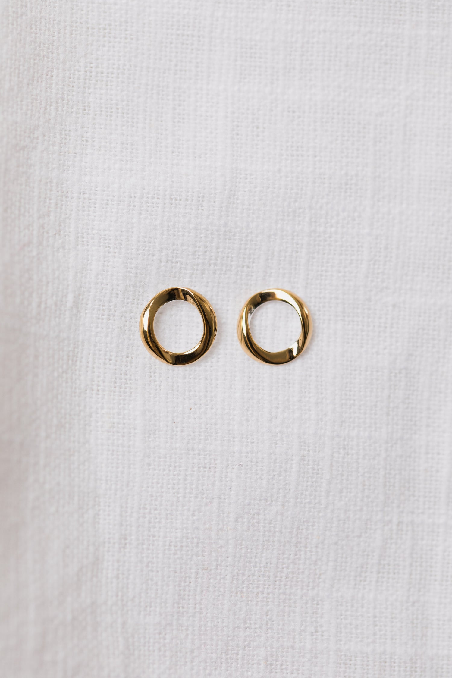 EDEN D'OR • Gold Plated Stud Earrings