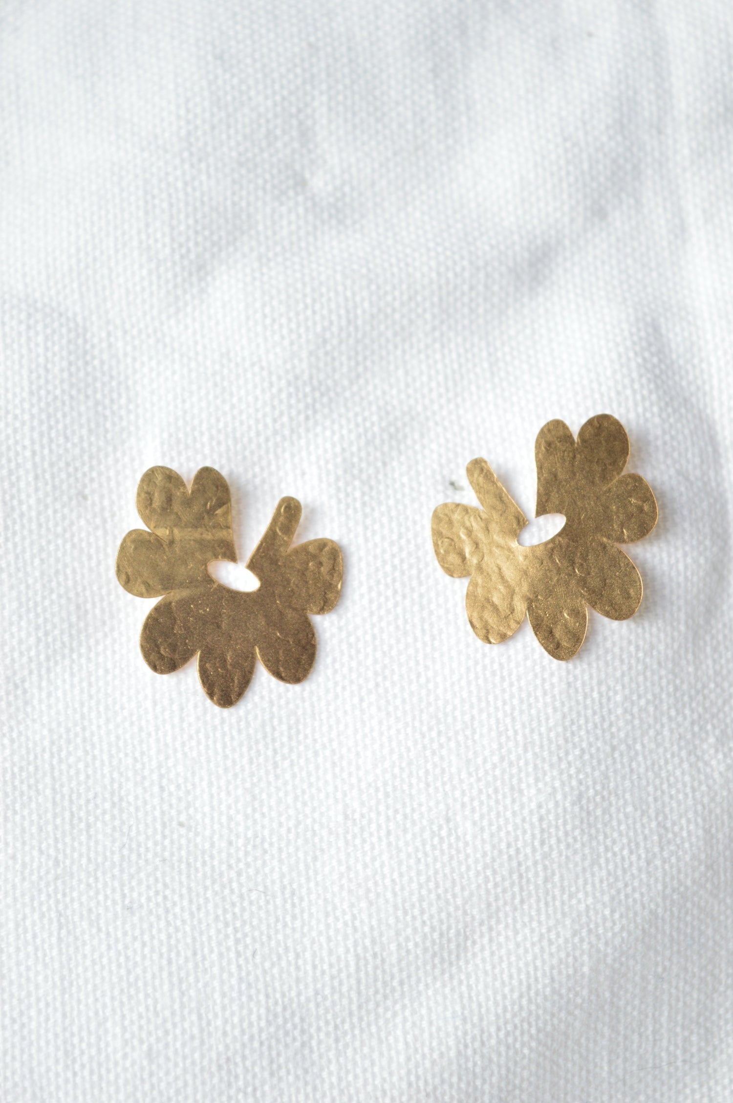 FLEUR BRONZE • Bronze Flower Stud Earrings