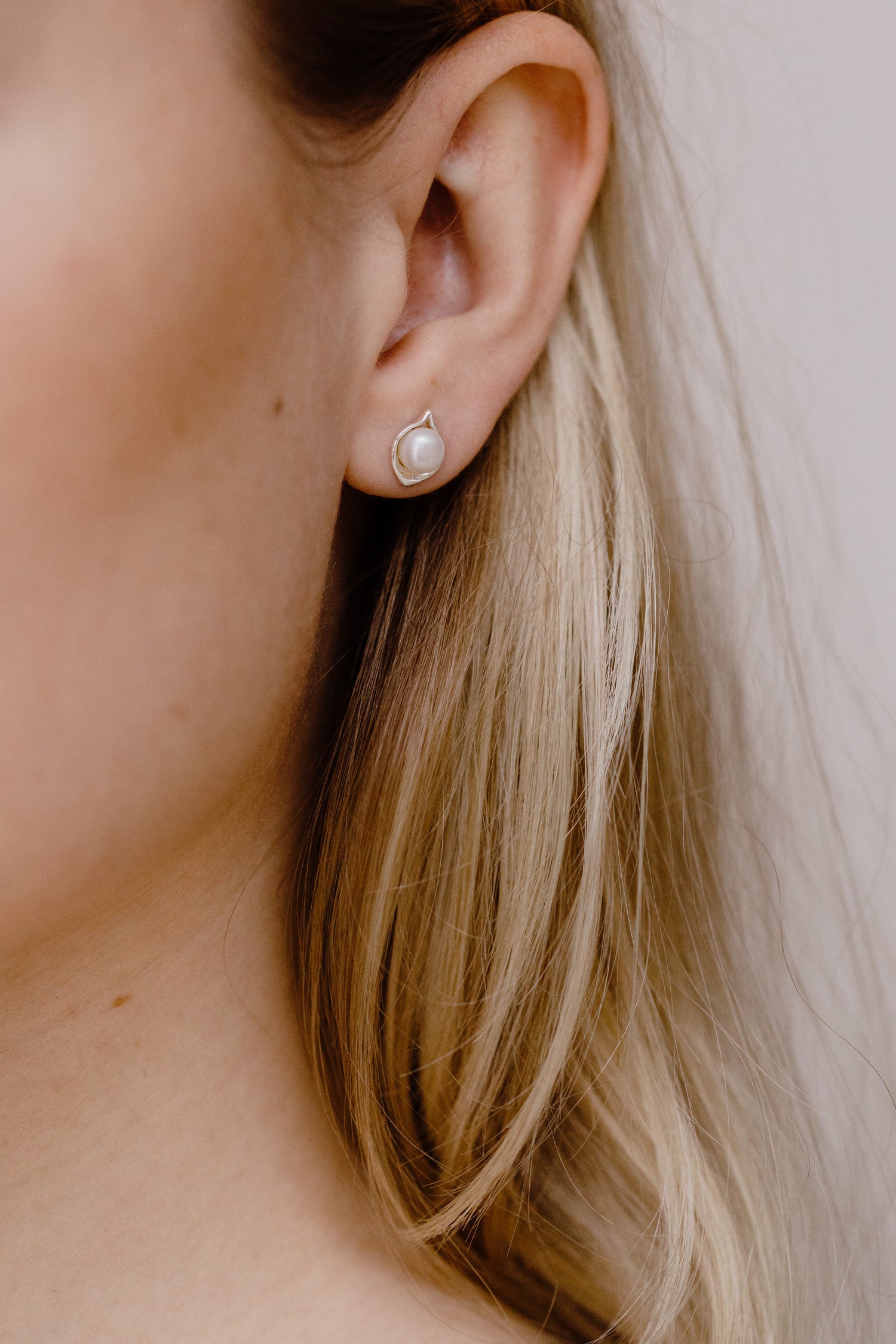 LILLIE BLANCHE • Pearl Stud Earrings