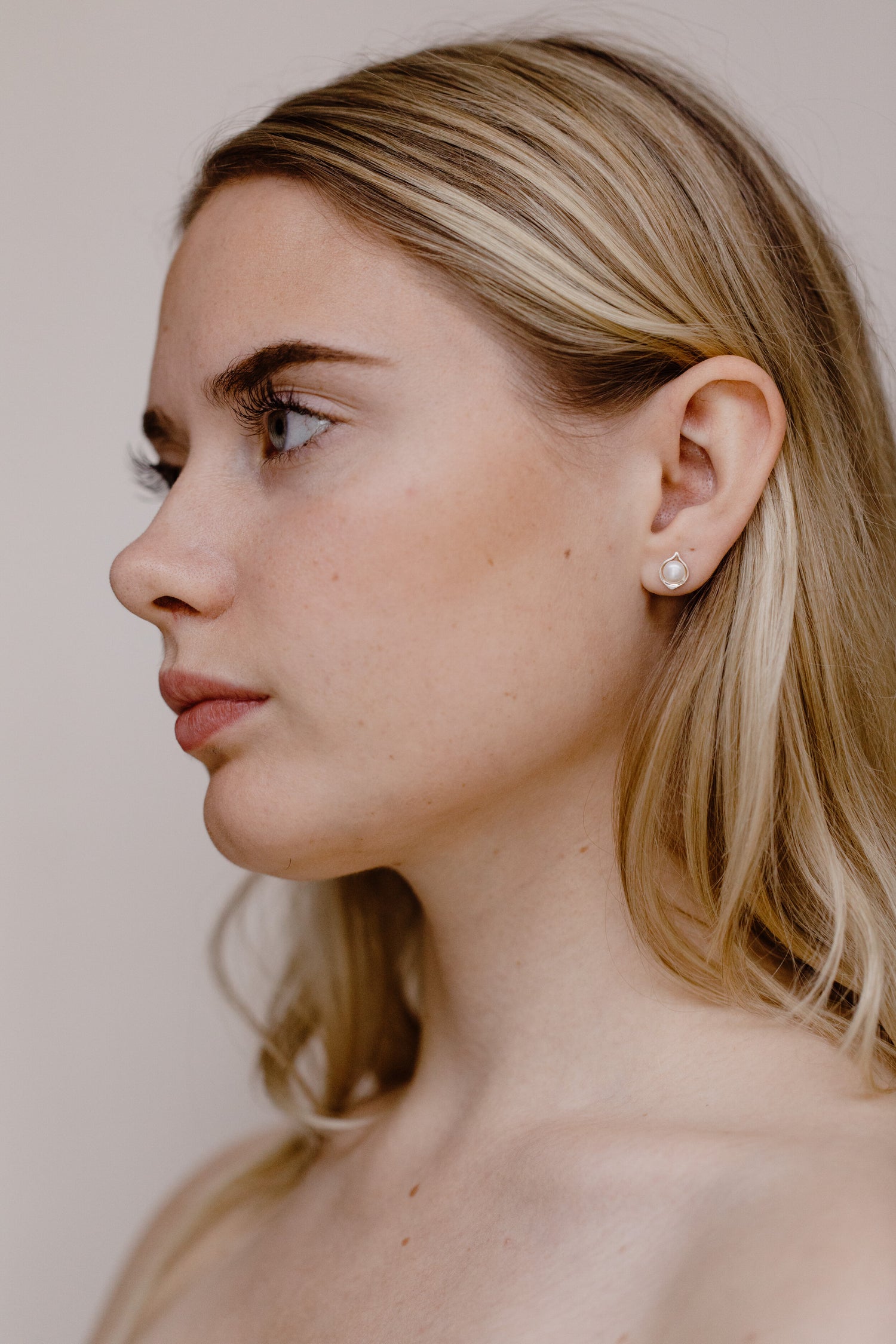 LILLIE BLANCHE • Pearl Stud Earrings