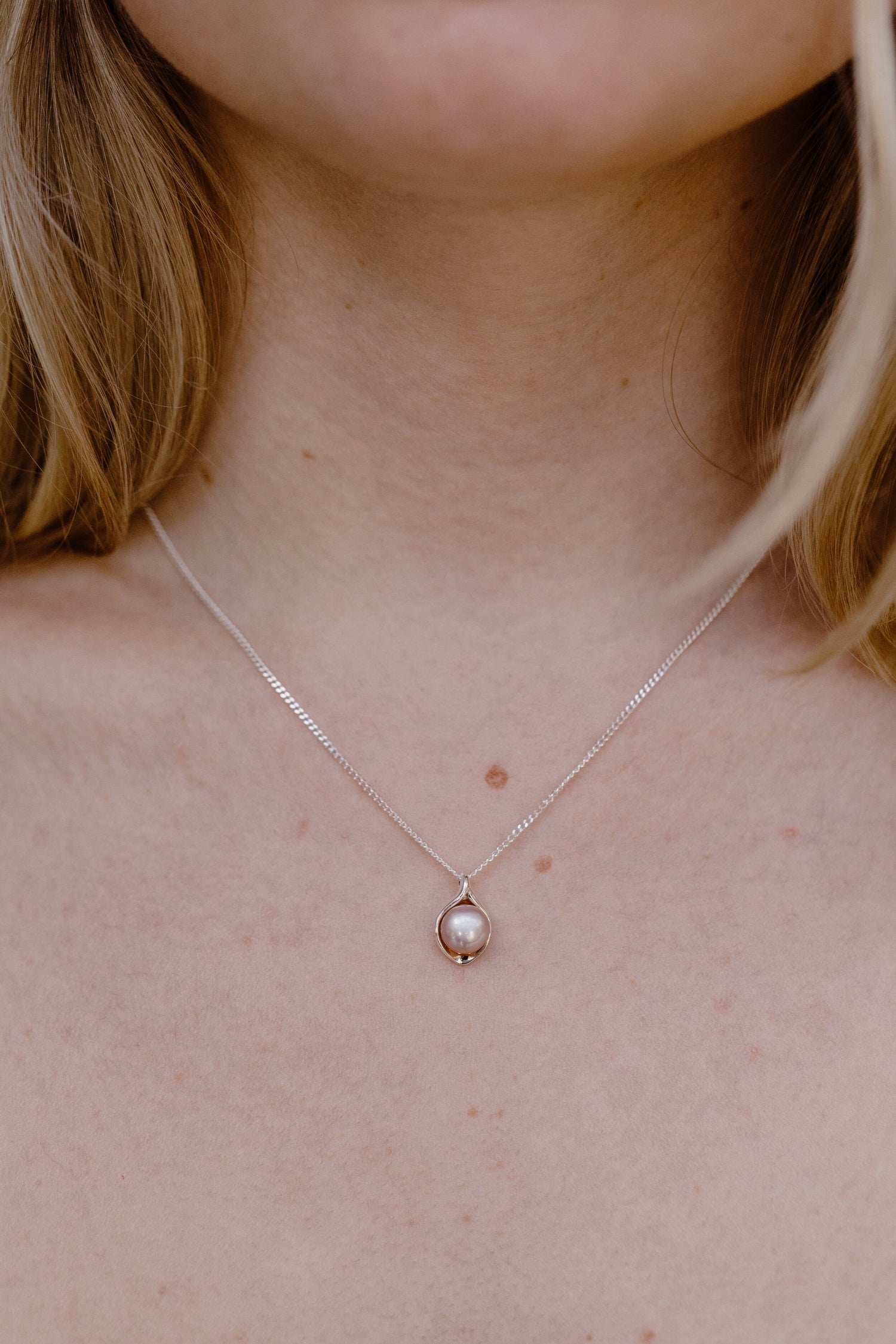 LILY ROSE • Pearl Pendant