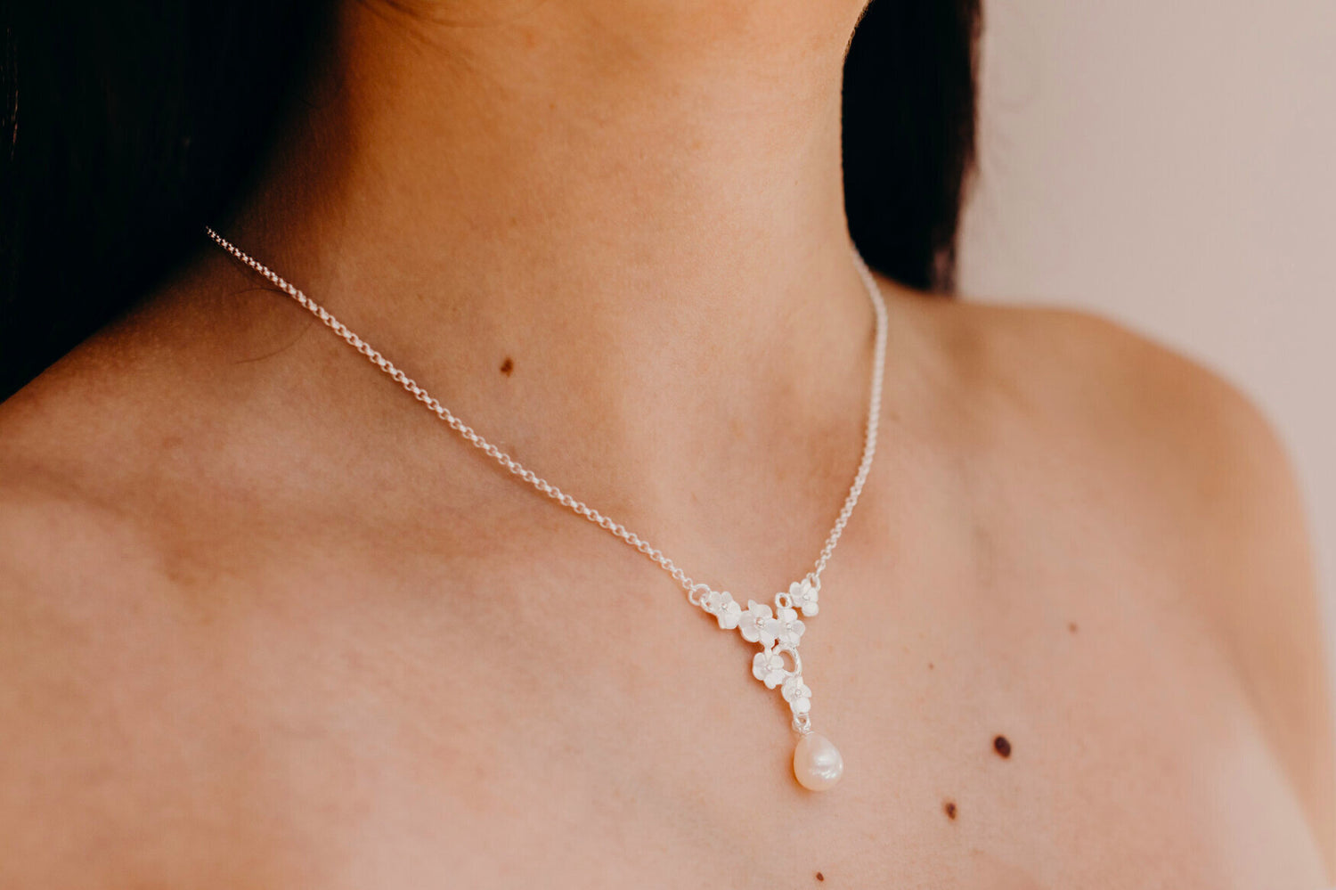 FLEUR • Silver Flower Necklace