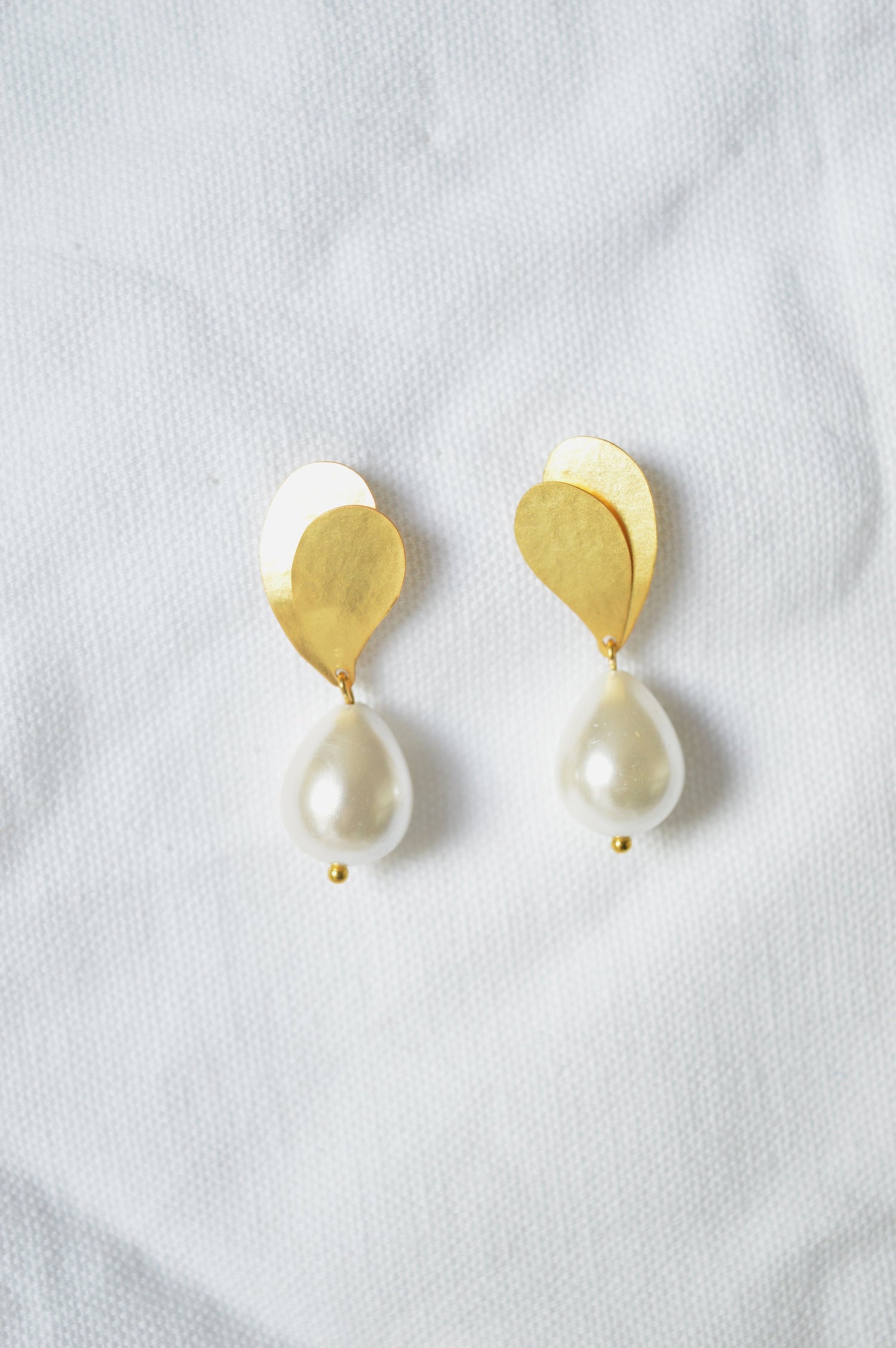 FEUILLE • Bronze Leaf Pearl Drop Earrings