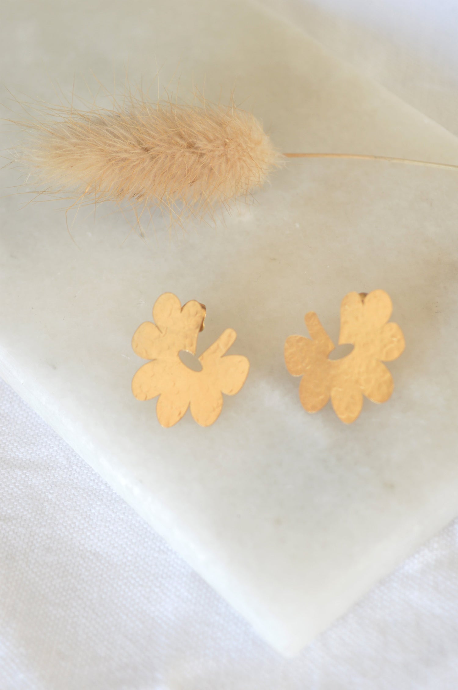 FLEUR BRONZE • Bronze Flower Stud Earrings